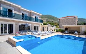 Luxury Villa Miriam With Private Pool And Jet Pool Near Dubrovnik